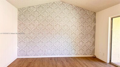 1084 Coral Club Dr in Coral Springs, FL - Building Photo - Building Photo