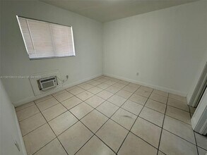1270 NE 139th St in North Miami, FL - Building Photo - Building Photo