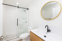 1587 W 35th Pl in Los Angeles, CA - Building Photo - Interior Photo