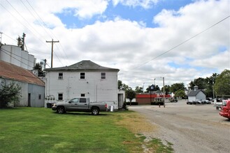 124 S Chillicothe St in South Charleston, OH - Building Photo - Building Photo