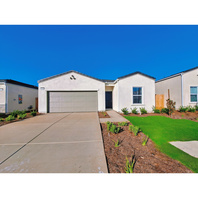 1113 Arroyo Way in Madera, CA - Building Photo - Building Photo