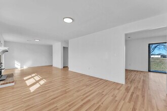 111 Rodgers Rd in Seneca, SC - Building Photo - Building Photo