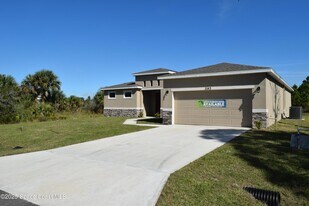 3143 Fullerton Ave in Palm Bay, FL - Building Photo