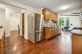 147 W Northfield Rd in Livingston, NJ - Building Photo - Building Photo