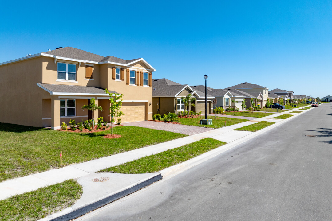 Heritage Lakes in West Melbourne, FL - Building Photo