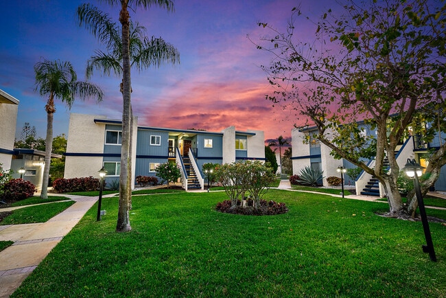 1561 NE 12th Terrace in Jensen Beach, FL - Building Photo - Building Photo