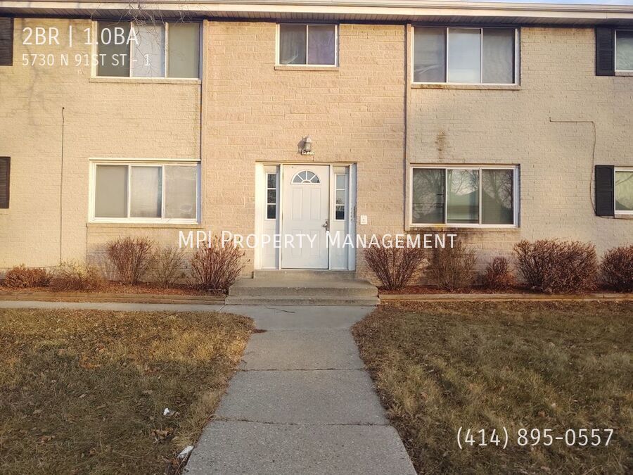 5730 N 91st St in Milwaukee, WI - Building Photo