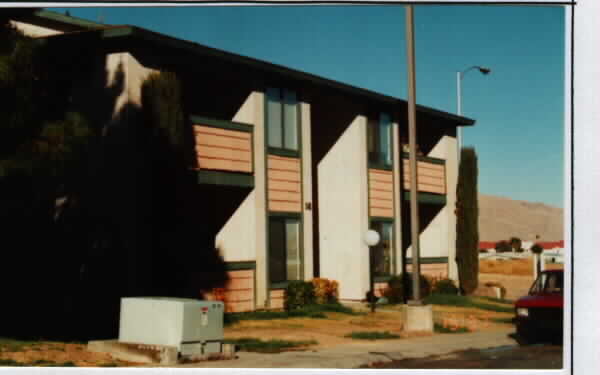 4590 Carriage Park Dr in Las Vegas, NV - Building Photo - Building Photo