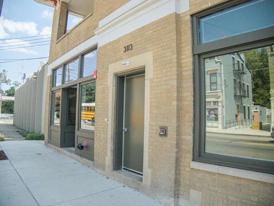 3113 Warsaw Ave, Unit 201 in Cincinnati, OH - Foto de edificio