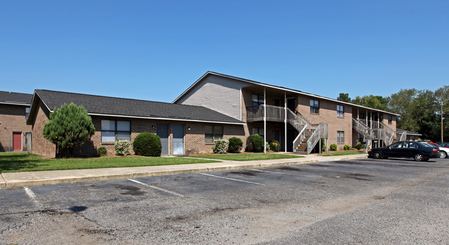 Peed Apartments in Greenville, NC - Building Photo - Building Photo