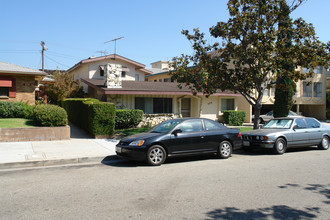 226 N Cedar St in Glendale, CA - Building Photo - Building Photo