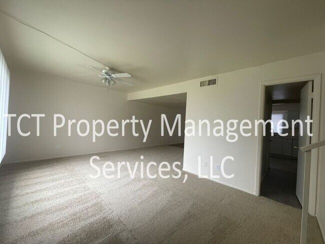 1075 E Minton Dr in Tempe, AZ - Building Photo - Building Photo