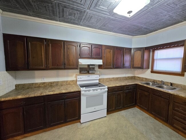 property at 731 Lane St