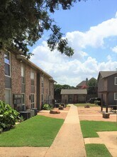 RIDGE CREST APARTMENTS in Grapevine, TX - Building Photo - Building Photo