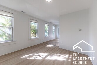 2301 N Leavitt St, Unit 3F in Chicago, IL - Building Photo - Building Photo