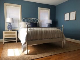 109 Vintage Ave, Unit Henny's Haven in Winston-Salem, NC - Building Photo