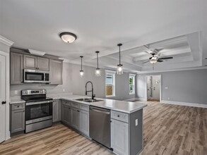 46 Navajo Trail in Crawfordville, FL - Building Photo - Building Photo