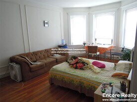 17-19 Washington St. Unit 401, Unit 401 in Malden, MA - Building Photo