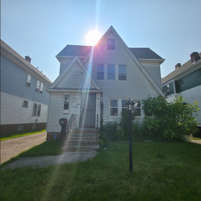 property at 3294 E 146th St