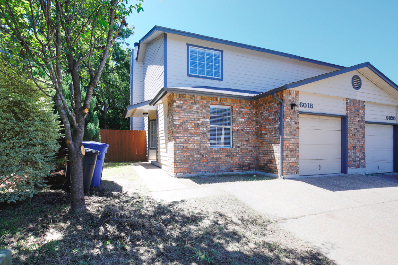 6018 Loch Maree in San Antonio, TX - Building Photo