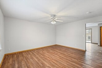 224 Crossing Dr in Normal, IL - Building Photo - Building Photo