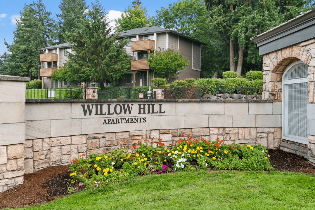 Willow Hill Apartments in Puyallup, WA - Building Photo