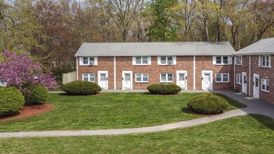 Oak Street Apartments in Ashland, MA - Building Photo - Building Photo