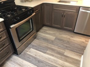 104 Kendall Ln in Bethel Park, PA - Building Photo - Building Photo