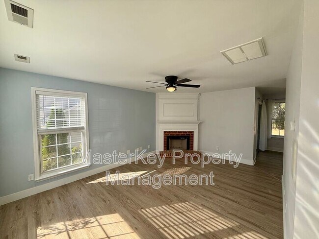 209 Hollyhock Ln in Apex, NC - Building Photo - Building Photo