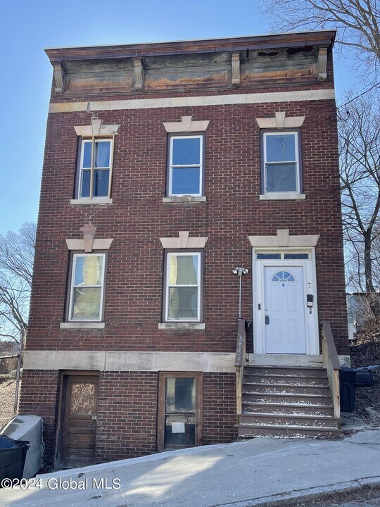 7 Wilbur St-Unit -2nd Fl in Albany, NY - Foto de edificio