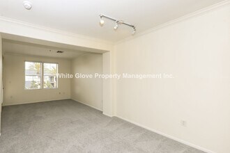 2403 Watermarke Pl in Irvine, CA - Building Photo - Building Photo
