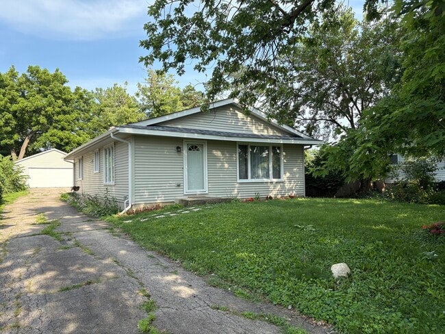 property at 4231 Belle Aire Ln