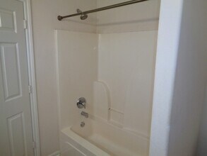 205 Maple Ln in Conroe, TX - Building Photo - Building Photo