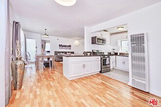 35-35 Dudley Ave in Los Angeles, CA - Building Photo - Building Photo