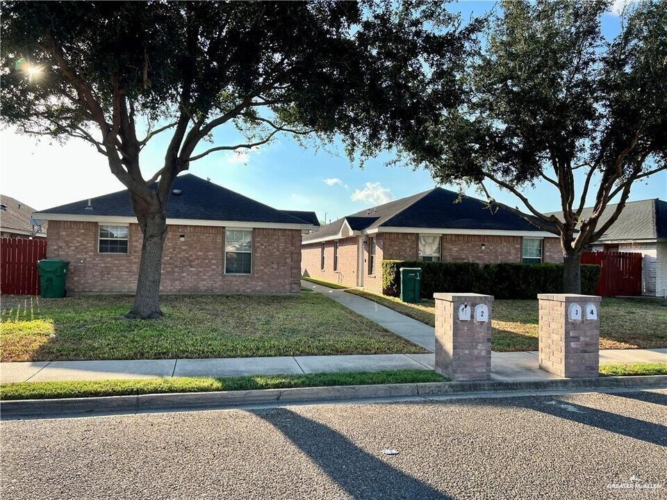 17 Erica in Pharr, TX - Building Photo