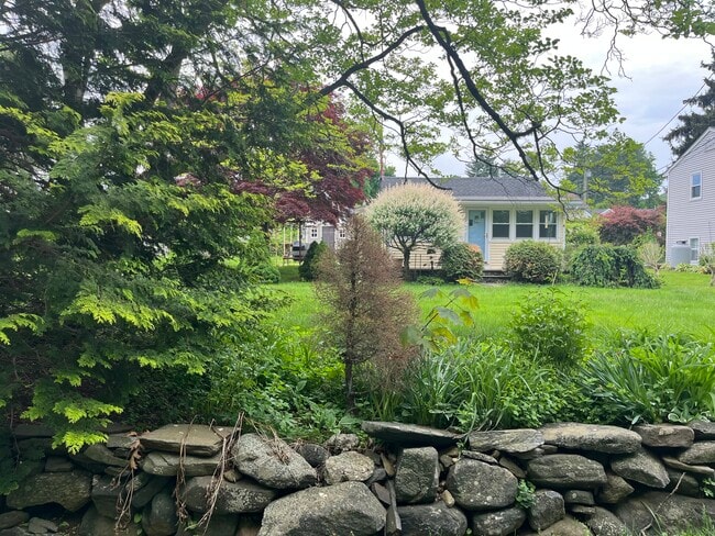 8 Old Bogus Rd in New Fairfield, CT - Building Photo - Building Photo