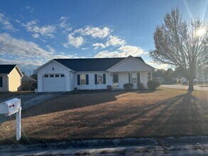 2400 Oban Ct in Wilmington, NC - Building Photo - Building Photo