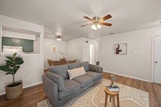 703 Country Aire Dr in Round Rock, TX - Building Photo - Building Photo