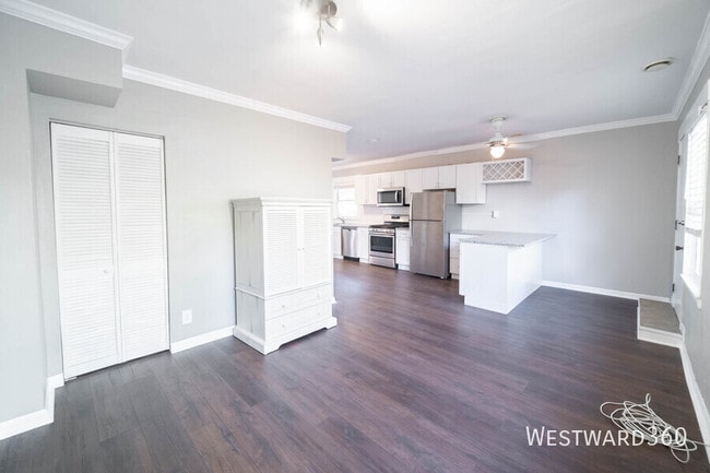 921 W Winona St in Chicago, IL - Building Photo - Building Photo