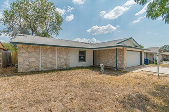 9518 Millbrook Dr in San Antonio, TX - Building Photo - Building Photo