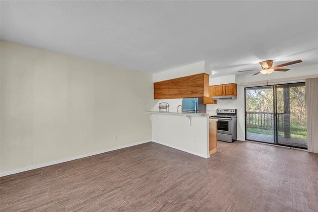 108 Hillside Cove in Elgin, TX - Building Photo - Building Photo