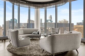 203 N Garland Ct in Chicago, IL - Building Photo - Building Photo