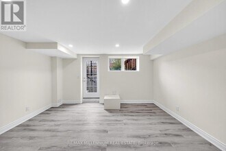 177 Hyperion Ct in Oshawa, ON - Building Photo - Building Photo