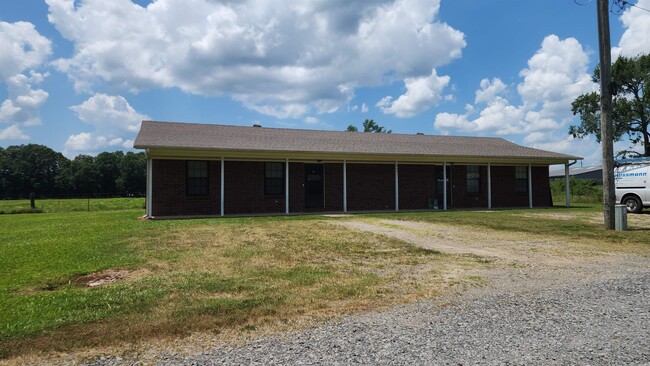 7503 Sayles Rd in Jacksonville, AR - Foto de edificio - Building Photo