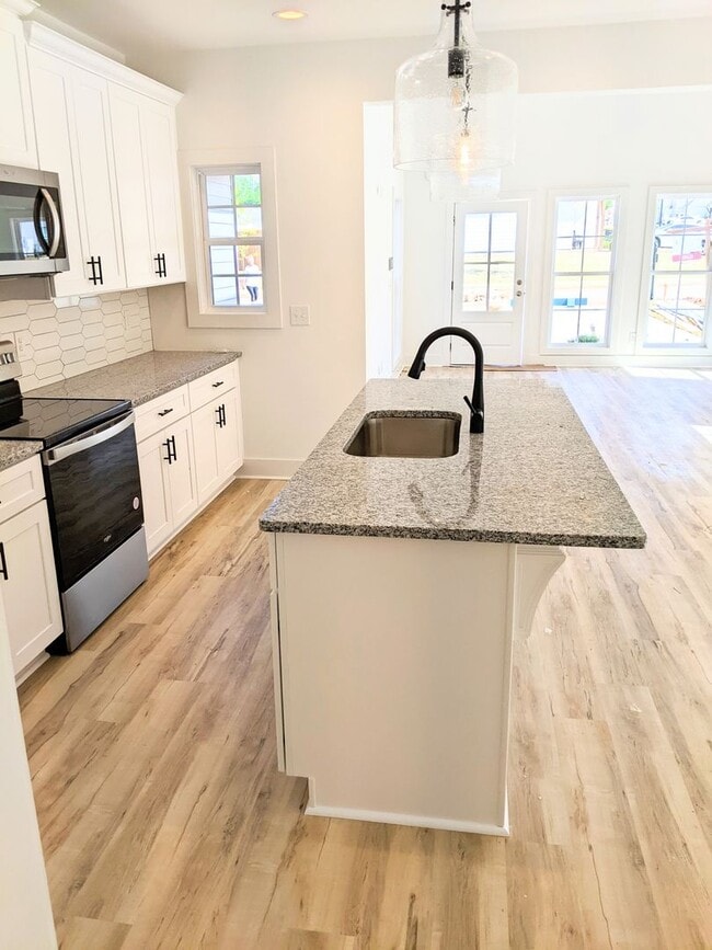 1180 Burrow Cir in Opelika, AL - Building Photo - Building Photo