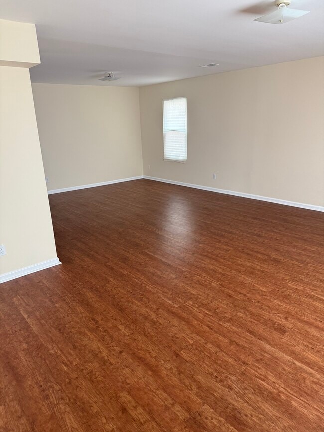 183 Chancellor Ave, Unit First Floor in Newark, NJ - Foto de edificio - Building Photo