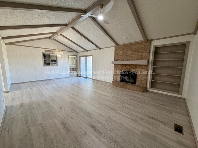 506 Jenny Wren St in Van Buren, AR - Foto de edificio - Building Photo