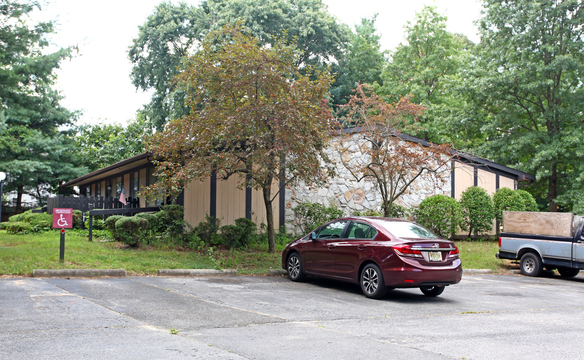 Glen Hollow Apartments in Glen Burnie, MD - Building Photo