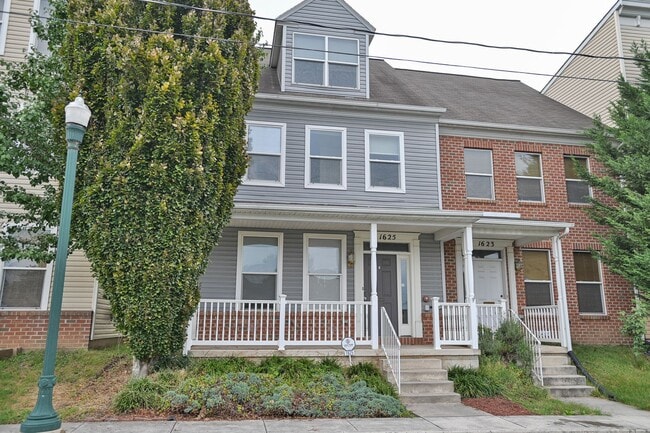 1625 Fulton St in Harrisburg, PA - Building Photo - Building Photo