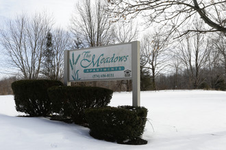 The Meadows Apartments in North Liberty, IN - Foto de edificio - Building Photo